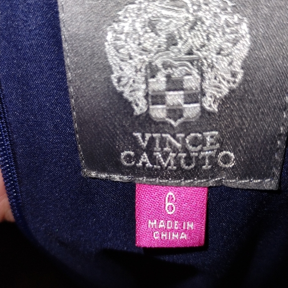 Vince Camuto navy lined halter dress with keyhole front and pleated hem - Picture 6 of 7